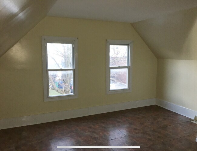 Building Photo - 350 Herkimer