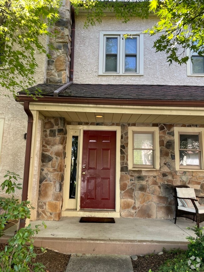 Building Photo - 107 Reveille Rd
