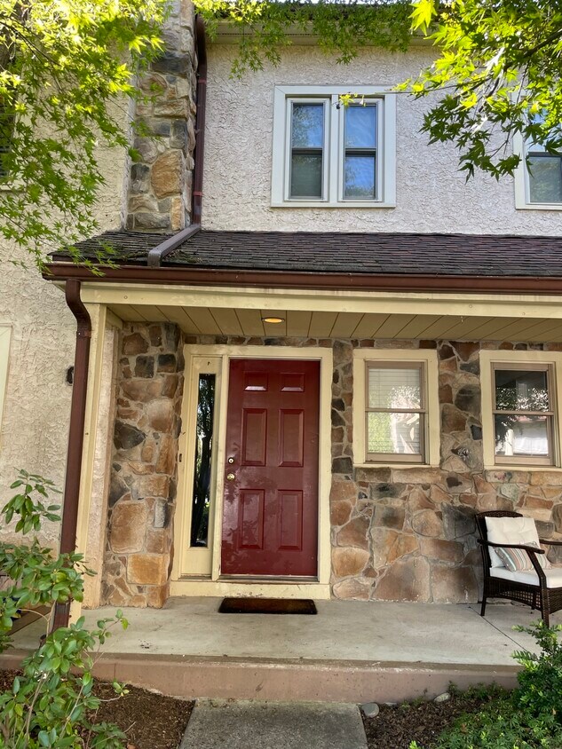 Primary Photo - 107 Reveille Rd