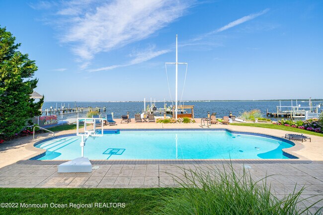 Foto del edificio - 346 Bay Ln