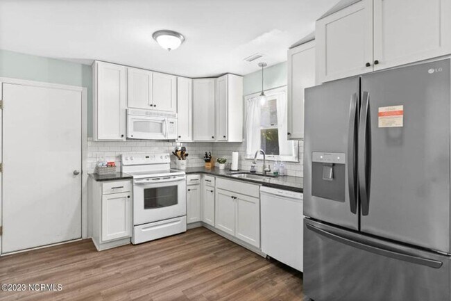Foto del edificio - Fully Furnished Single Family Home - Long ...
