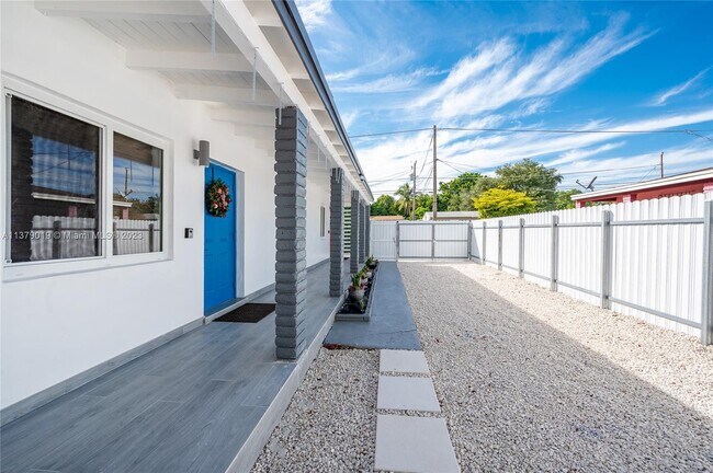 Foto del edificio - 5505 NW 5th Ct