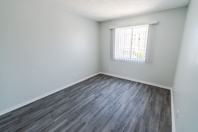 Interior Photo - 311 South New Hampshire Avenue