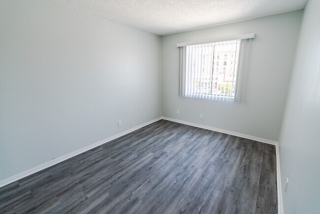 Interior Photo - 311 South New Hampshire Avenue