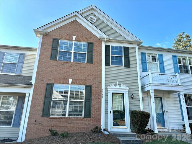 Foto del edificio - 6836 Rothchild Dr