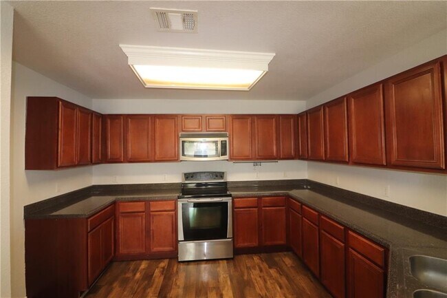 Foto del edificio - 5620 Thunder Gulch Dr