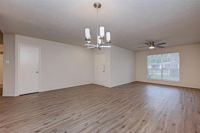 Foto del edificio - 5349 Town Park Blvd