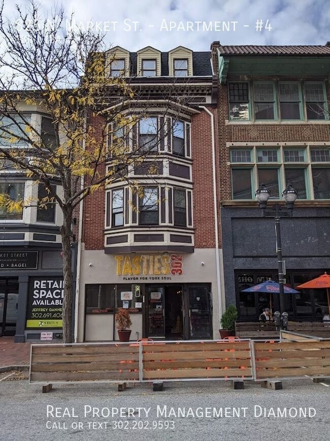 Building Photo - 825 N Market St