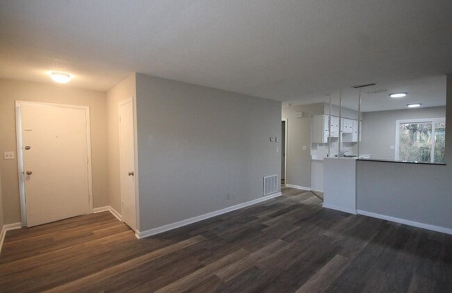 Foto del edificio - 3814 Cherwood Ln