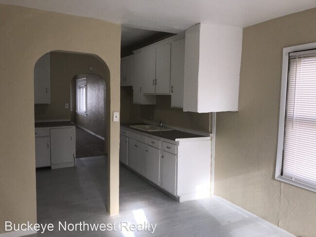 Building Photo - 3 br, 1 bath House - 1212 Vinal St