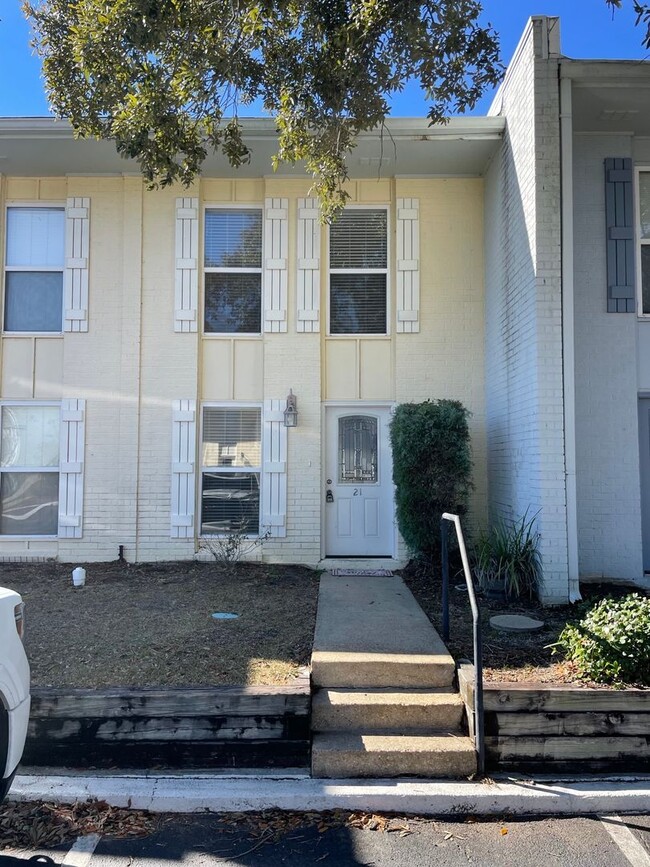 Building Photo - 2-bedroom condo in Oak Glen Marina