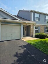 Building Photo - 408 Woodview Cir