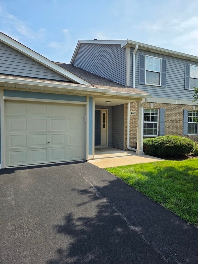 Primary Photo - 408 Woodview Cir