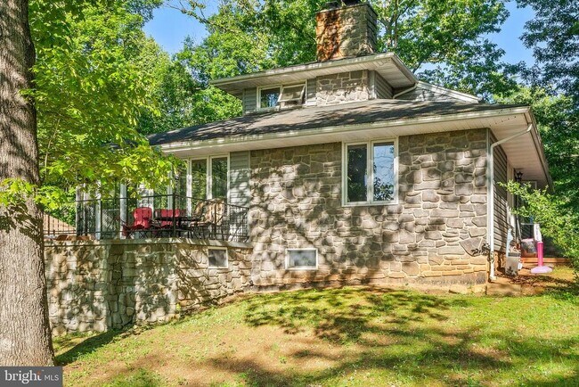 Building Photo - 3406 Lakeview Pkwy