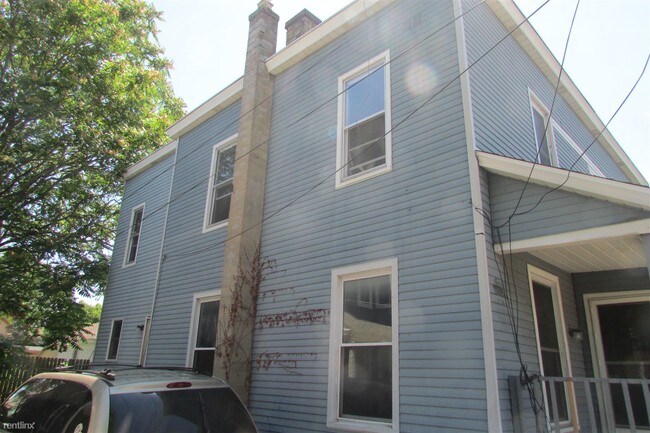 Building Photo - 304 Claremont Pl NE