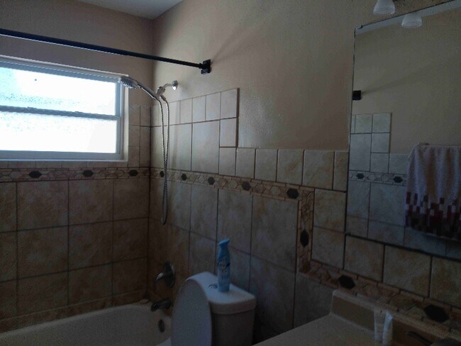 Foto del edificio - 1512 70th Ave N