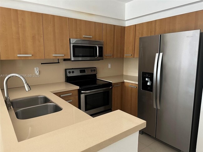 Foto del edificio - 471 NE 25th St