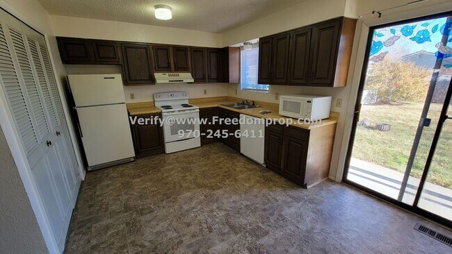 Building Photo - 496-32 1/8 32 1/8 Rd