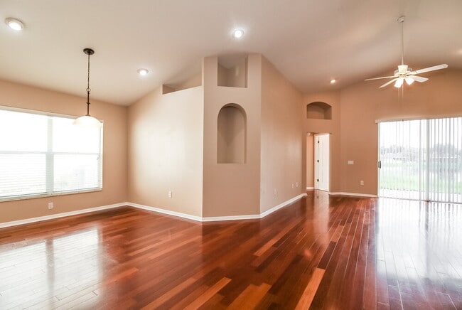 Foto del edificio - 1641 Firewheel Dr