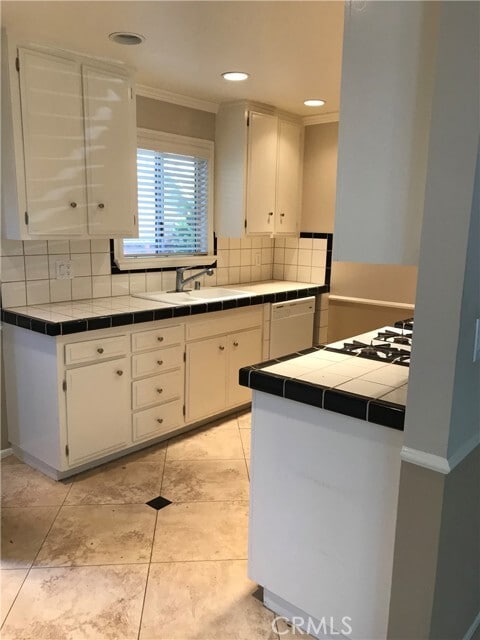 Building Photo - 356 E 20th St