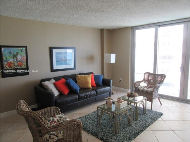 Foto del edificio - 5701 Collins Ave