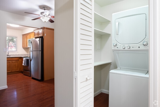 1HAB, 1BA - 750 ft² - Sun Valley