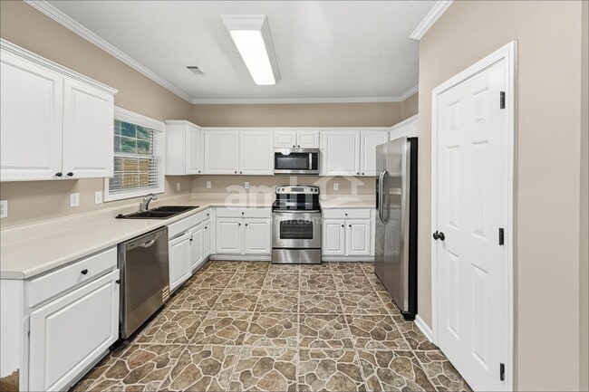 Building Photo - 2355 Kirkstone Dr