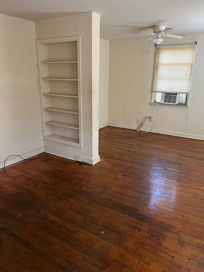 Foto del edificio - 1835 Bethlea Ave