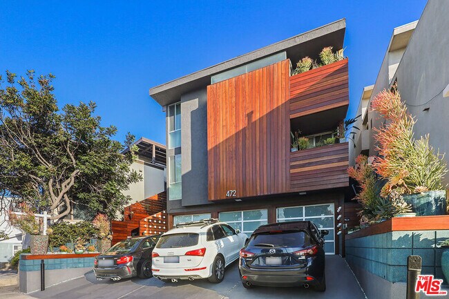 Building Photo - 475 36th Pl