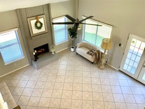Building Photo - 1139 W Brompton Dr