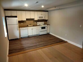 Building Photo - 38 Imlay St