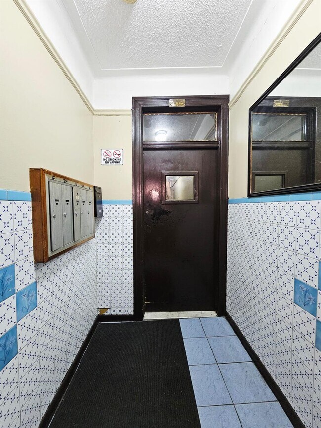 Foto del edificio - 176 E 93rd St