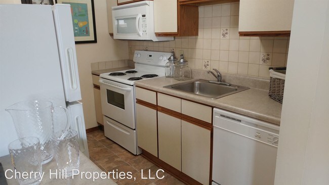 Building Photo - 1400 Eddingham Dr
