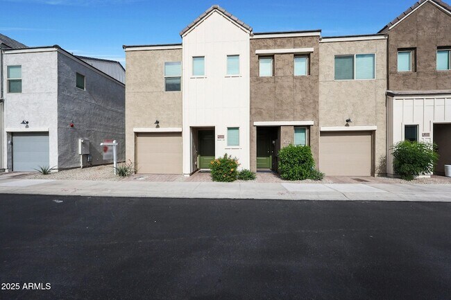Building Photo - 8323 N 22nd Dr