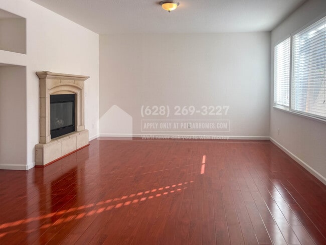 Building Photo - 3582 Mallard Way