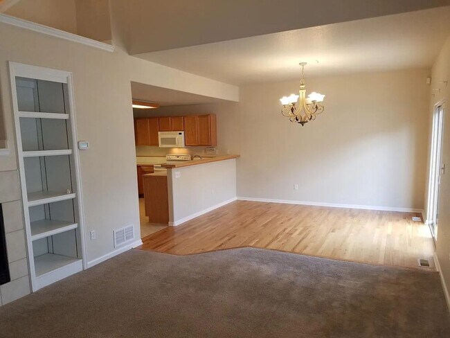 Foto del edificio - Lake Side Denver Townhome