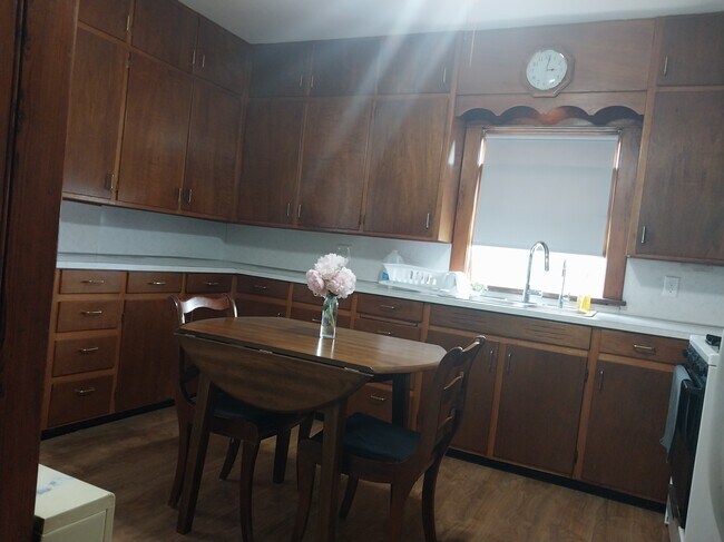 Foto del edificio - 305 W Wenberg St