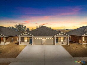 Building Photo - 3509 Abraham Dr