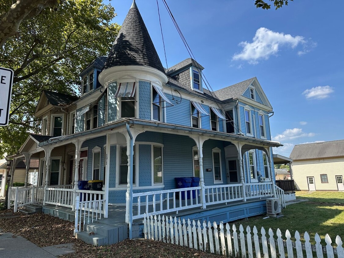Primary Photo - 171 W Penn Ave