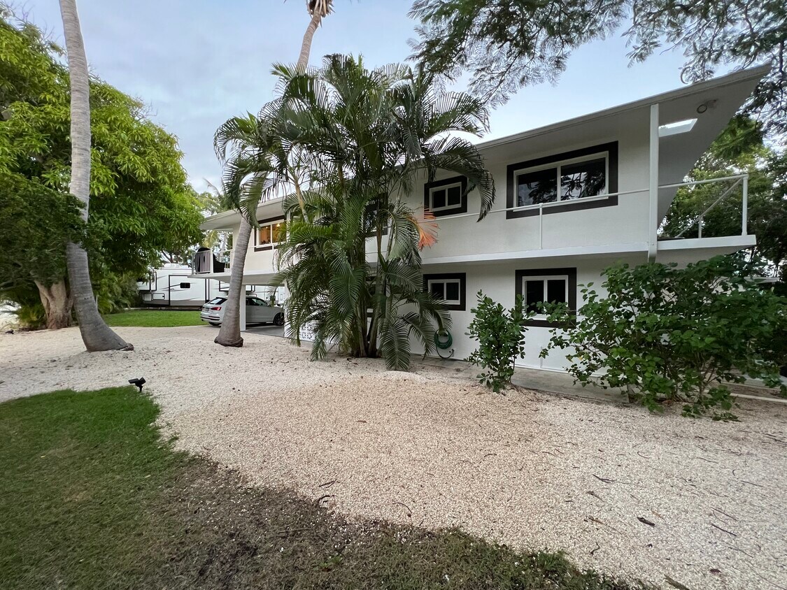 Primary Photo - 1123 Heron Rd