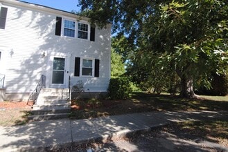 Building Photo - 77 Cadogan Way