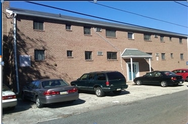Primary Photo - 11 Huron Ave
