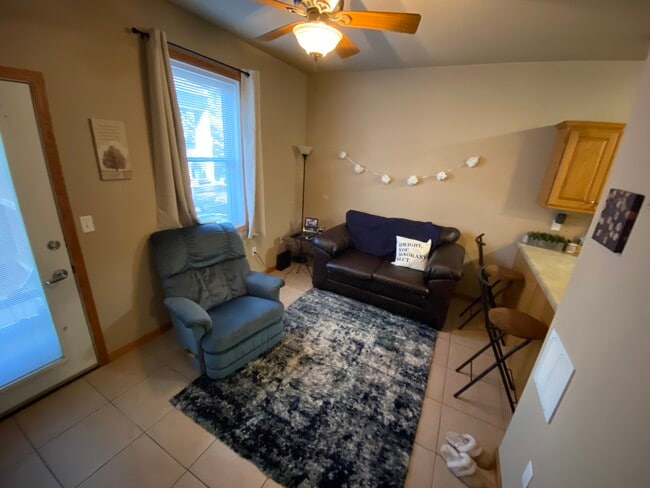 Building Photo - 1209 Bertrand St