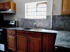 Building Photo - 3285 Jasmine St