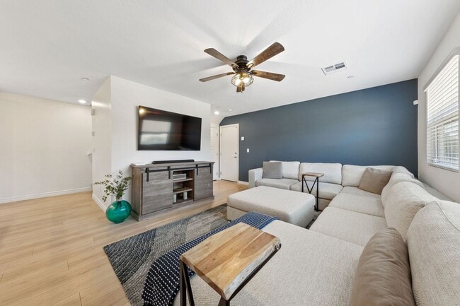 Building Photo - 10778 Clarence Ct