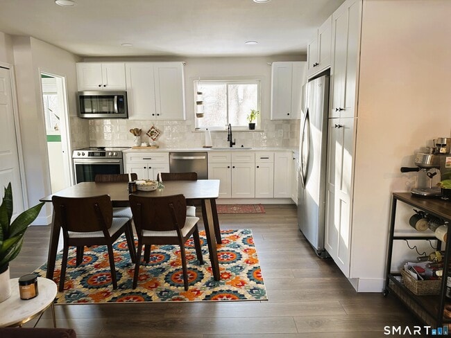 Foto del edificio - 18 Harry Brook Village