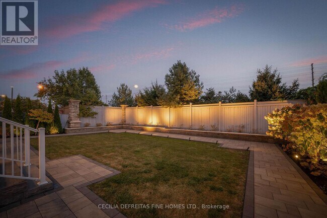 Photo du bâtiment - 11 Beauvista Ct