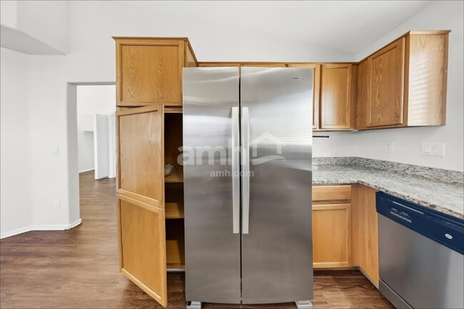 Building Photo - 30300 N Royal Oak Way