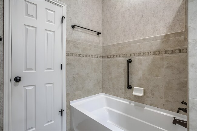 Building Photo - 1405 Ridgemoor Ln