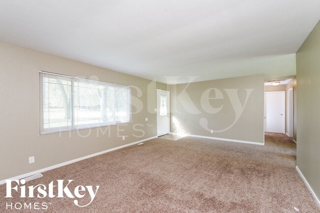 Building Photo - 3880 W Smith Valley Rd